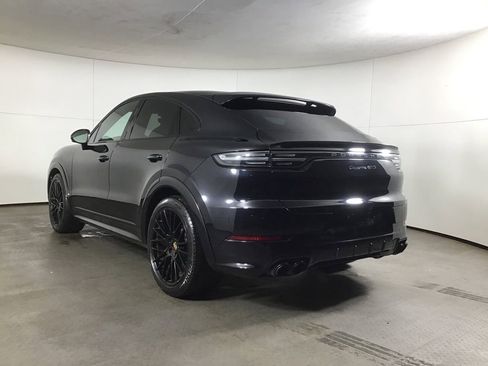 Certified 2022 Porsche Cayenne GTS AWD/4WD image 3