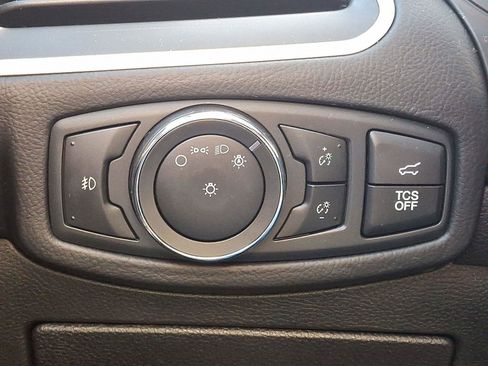 Used 2022 Ford Edge SEL w/ Convenience Package image 24