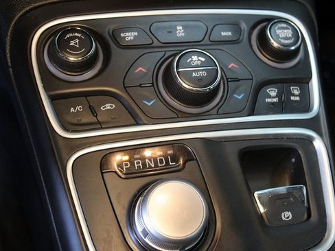 Used 2015 Chrysler 200 Limited w/ Comfort Group image 19