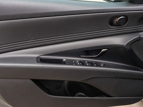 New 2026 Hyundai Elantra SEL Sport FWD image 25