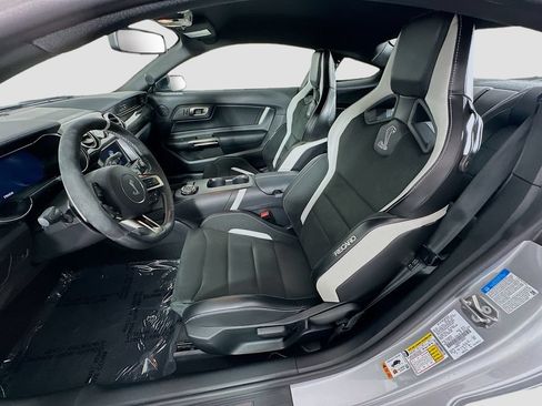 Used 2020 Ford Mustang Shelby GT500 w/ Technology Package RWD image 5