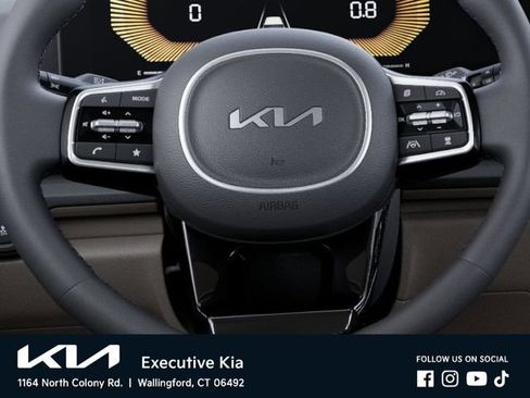 New 2026 Kia Carnival EX FWD image 22