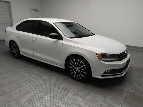 Used 2016 Volkswagen Jetta Sport FWD image 11