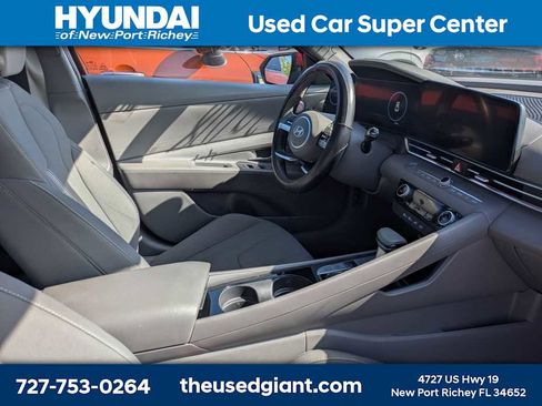 Used 2024 Hyundai Elantra Blue image 7