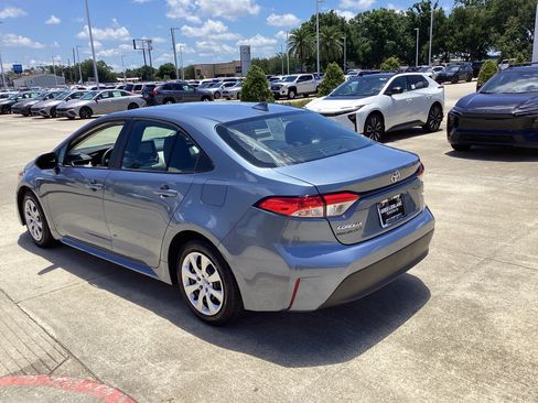 Used 2026 Toyota Corolla LE FWD image 5