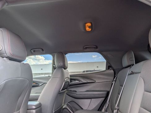 Used 2023 Chevrolet TrailBlazer RS w/ Convenience Package FWD image 12