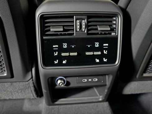 New 2026 Porsche Cayenne image 37