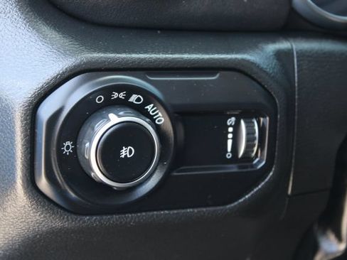 Used 2023 Jeep Wrangler Unlimited Sahara AWD/4WD image 12