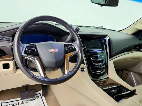 Used 2019 Cadillac Escalade Premium Luxury RWD image 13