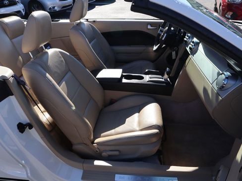 Used 2006 Ford Mustang GT RWD image 16
