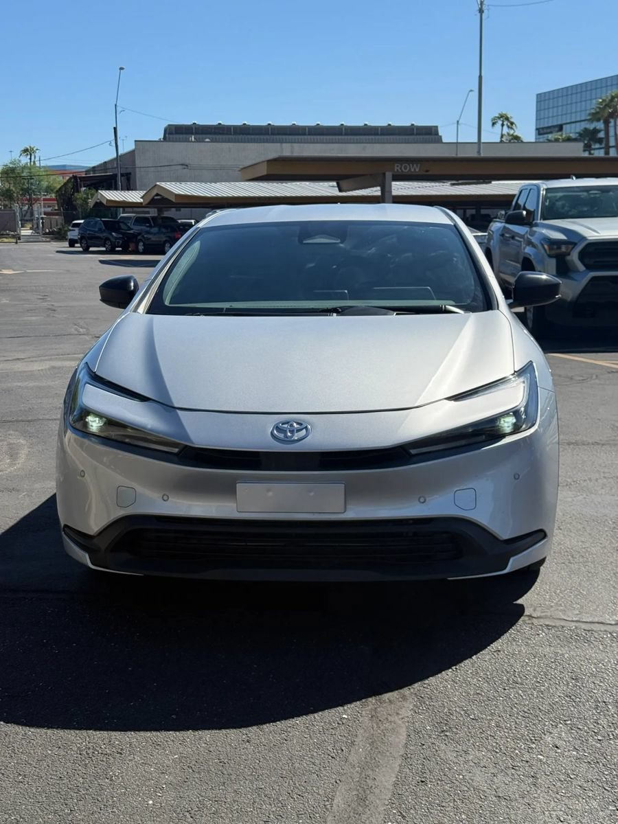 Used 2024 Toyota Prius LE FWD image 2