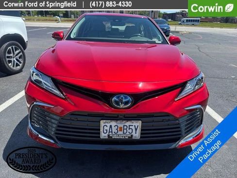 Used 2024 Toyota Camry XLE w/ Navigation Package FWD image 2