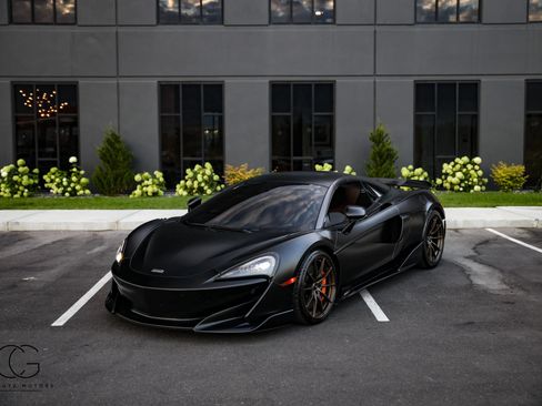 Used 2020 McLaren 600LT Spider RWD image 2