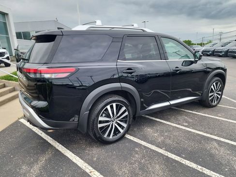 Used 2025 Nissan Pathfinder Platinum w/ Cargo Package FWD image 3