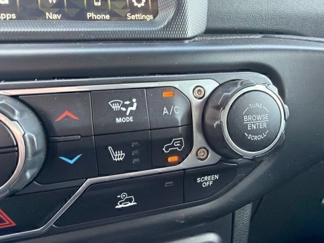Used 2022 Jeep Wrangler Unlimited Sahara AWD/4WD image 20