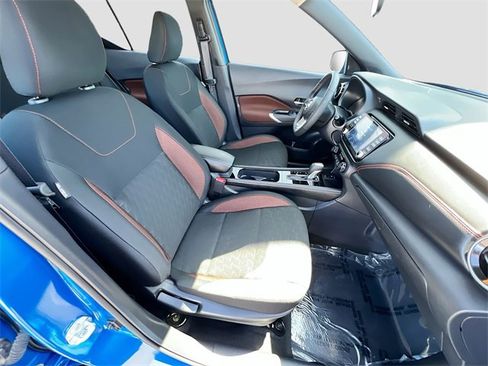 Used 2024 Nissan Kicks SR image 25
