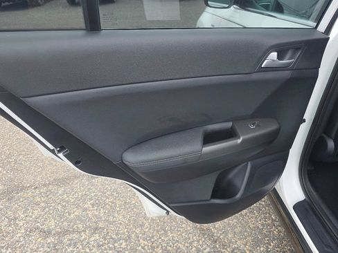 Used 2020 Kia Sportage S image 28