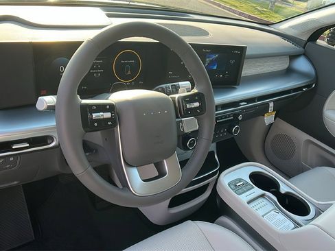 New 2026 Hyundai Ioniq 9 SEL image 18