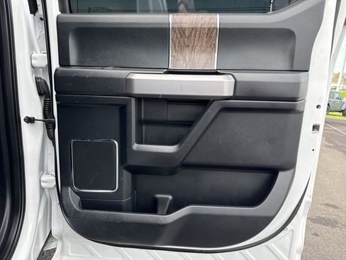 Used 2017 Ford F350 Lariat w/ Chrome Package image 17