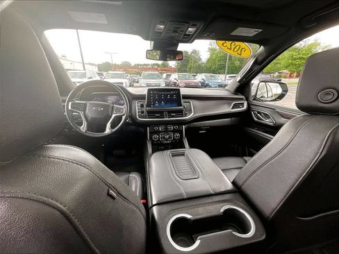 Used 2023 Chevrolet Tahoe Z71 w/ Luxury Package AWD/4WD image 21