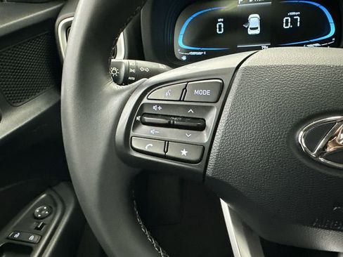 Used 2026 Hyundai Venue SEL FWD image 25