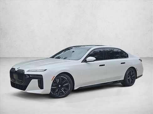 Used 2025 BMW 760i xDrive w/ Executive Package AWD/4WD image 1