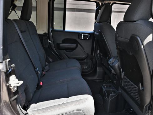 Used 2024 Jeep Wrangler Unlimited Rubicon AWD/4WD image 19