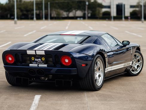 Used 2006 Ford GT image 11