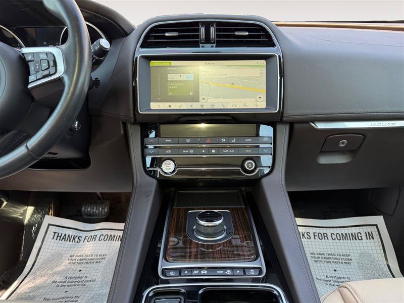 Used 2020 Jaguar F-PACE Prestige AWD/4WD image 13