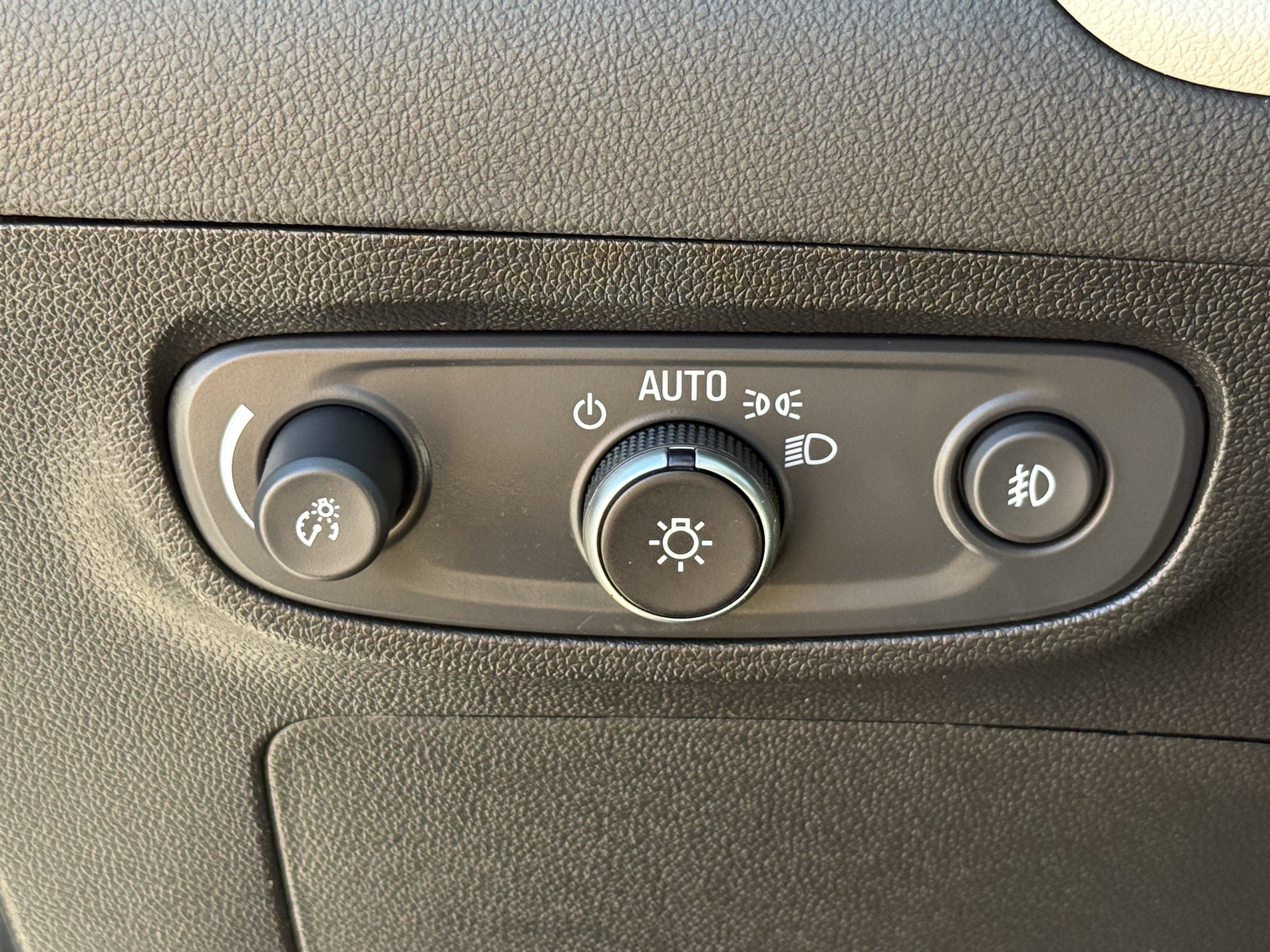 Used 2023 Buick Encore GX Select FWD image 24