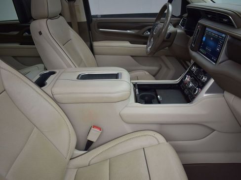 Used 2021 GMC Yukon Denali w/ Denali Premium Package image 28