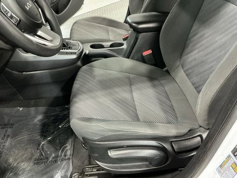 Used 2023 Kia Seltos LX image 19