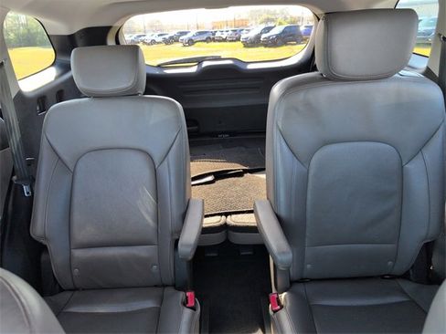 Used 2018 Hyundai Santa Fe Limited image 29