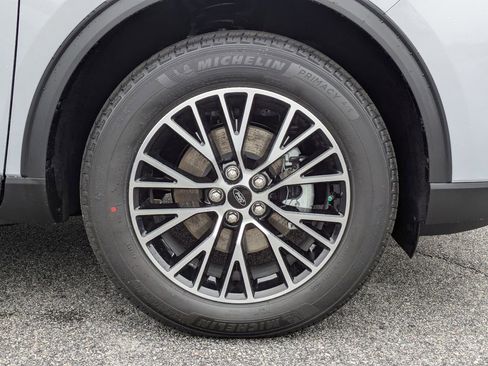 New 2026 Ford Escape SE w/ PHEV Premium Package image 11