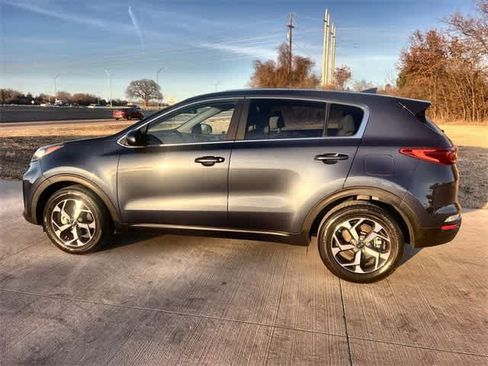 Used 2022 Kia Sportage LX image 4