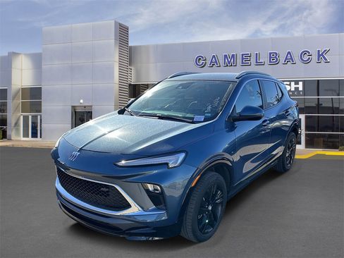 Used 2024 Buick Encore GX Sport Touring image 2