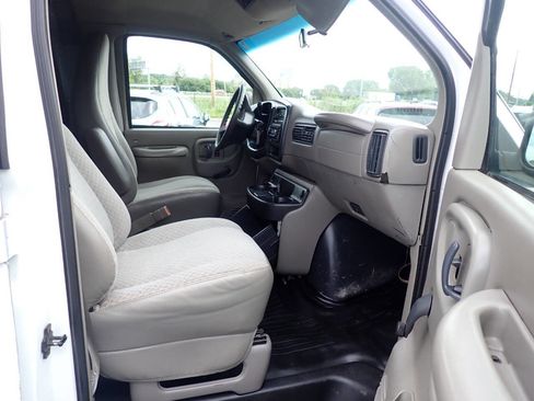 Used 2000 Chevrolet Express 3500 w/ Cold Climate Pkg RWD image 10