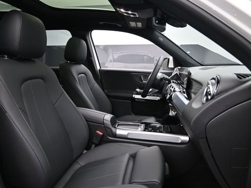 New 2024 Mercedes-Benz EQB 300 4MATIC image 29