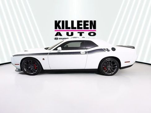 Used 2022 Dodge Challenger R/T Scat Pack RWD image 4