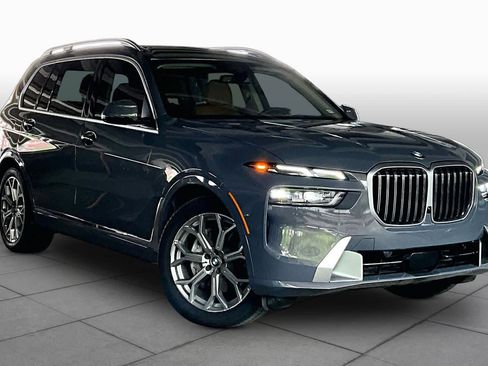 Used 2025 BMW X7 xDrive40i AWD/4WD image 2