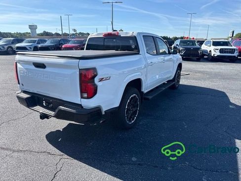 Used 2026 Chevrolet Colorado Z71 w/ Technology Package AWD/4WD image 3