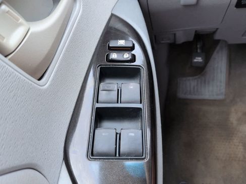 Used 2014 Toyota Sienna LE FWD image 21