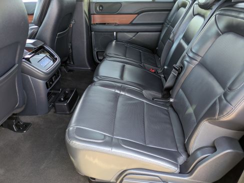 Used 2024 Lincoln Navigator L 4WD image 17