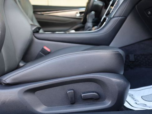 Used 2019 INFINITI Q60 3.0t Luxe w/ Cargo Package RWD image 24