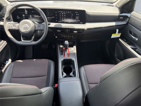 New 2026 Nissan Kicks SR FWD image 13