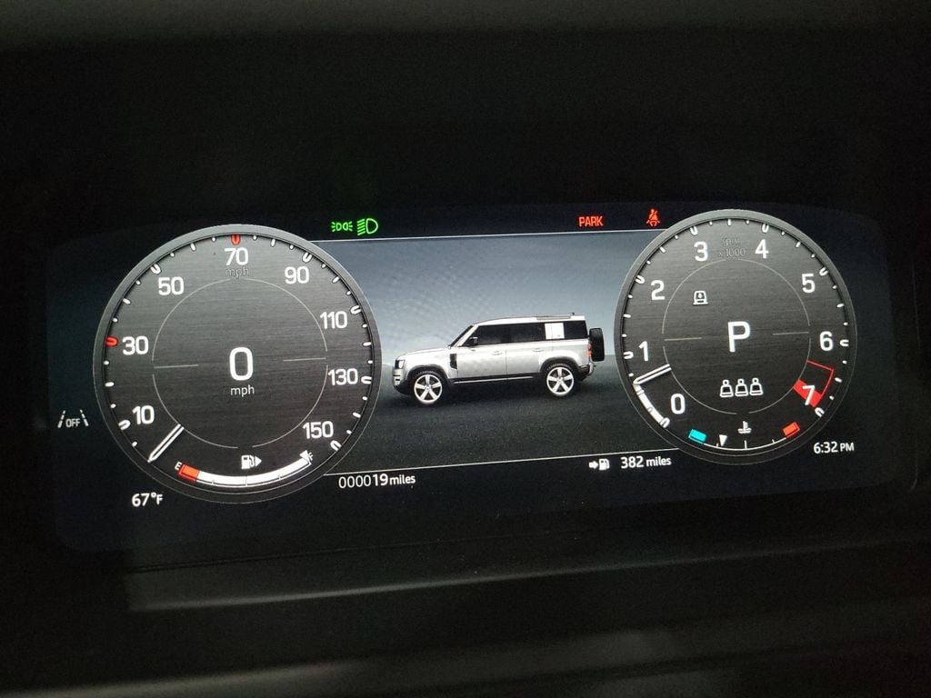 New 2026 Land Rover Defender 110 X-Dynamic SE AWD/4WD image 17
