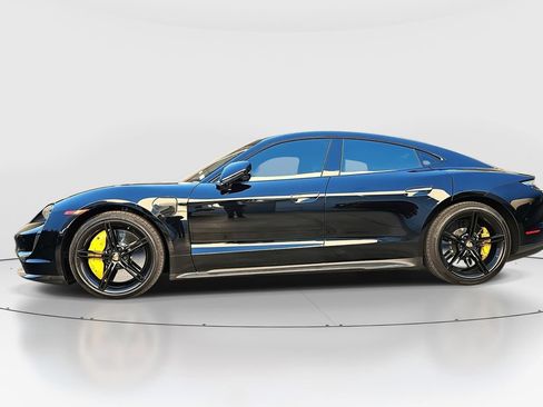 Used 2020 Porsche Taycan Turbo S image 8