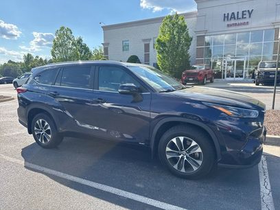 Used 2023 Toyota Highlander XLE