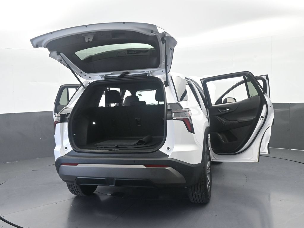 Used 2026 Chevrolet Equinox LT FWD image 70