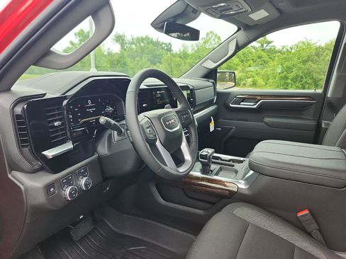 New 2025 GMC Sierra 1500 Elevation image 11